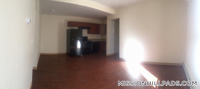 Building Photo - 13 Ruggles St