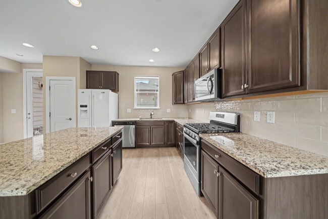 Building Photo - 4937 S Addison Way