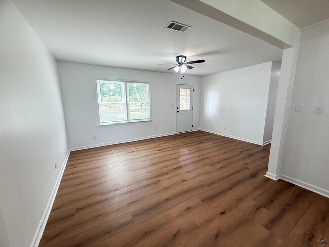 Foto del edificio - 1006 Taylors Mill Rd