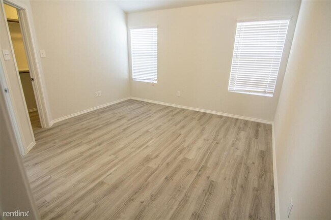 Foto del edificio - 3 br, 2.5 bath House - 13839 Forest Spring...