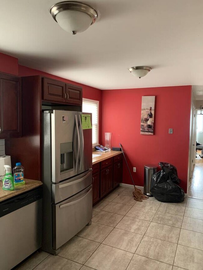 179A Lincoln St, Jersey City, NJ 07307 Townhome Rentals in Jersey City NJ