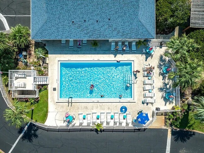 Foto del edificio - Beautiful Condo with Beach Front Access