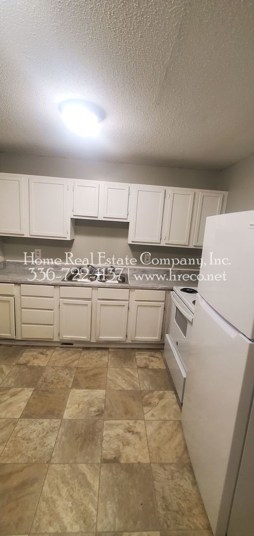 Foto del edificio - 4271 Mineral Ave