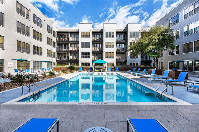 Pressler Pool - Pressler Apartments