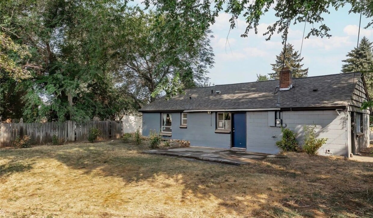 Primary Photo - Beautiful PET FRIENDLY 3bdr house!