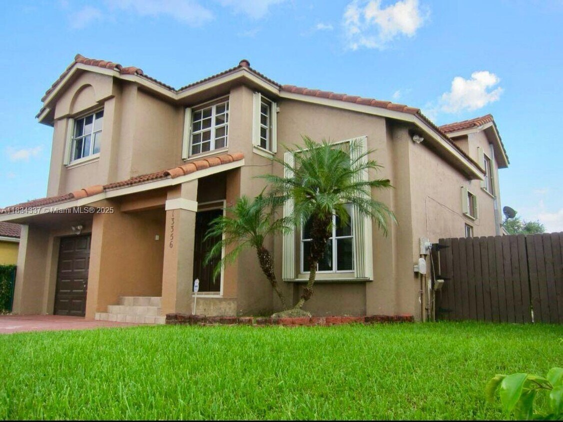 Foto principal - 13356 NW 8th Ln