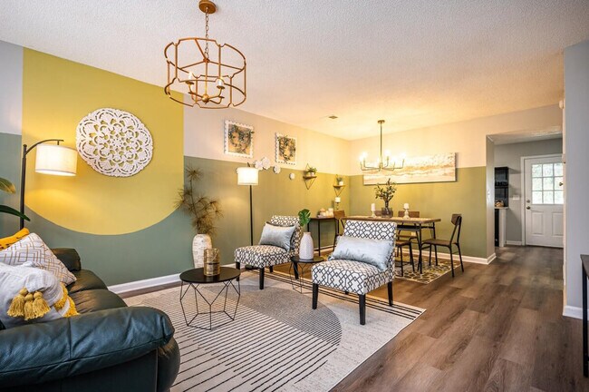 Foto del edificio - 1275 Sweet Pine Dr