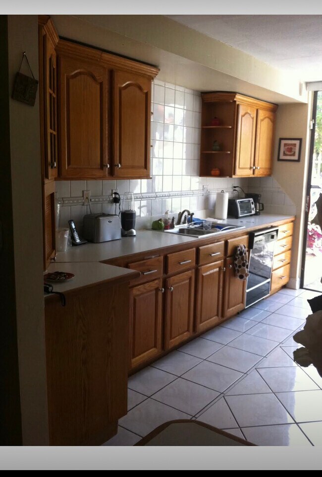 Foto del edificio - 12404 SW 20th Ter
