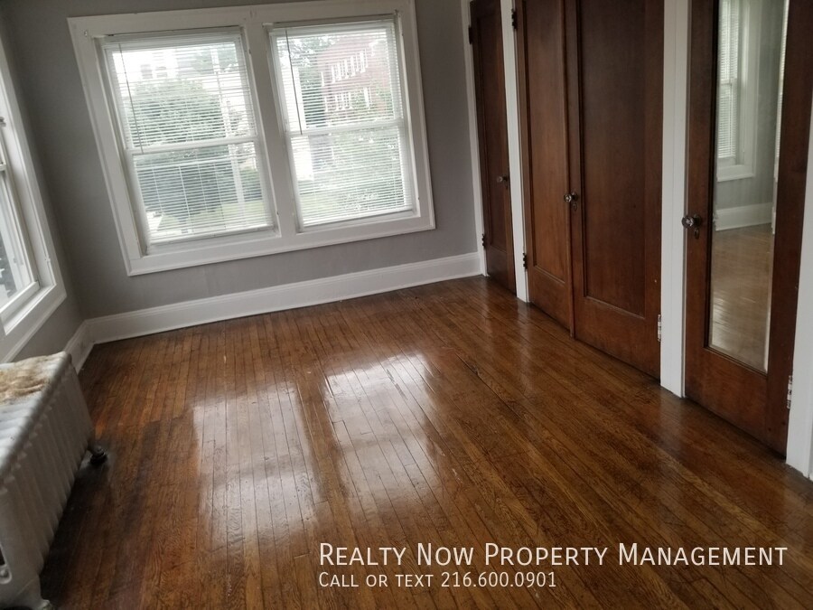 Foto principal - 11871 Lake Ave