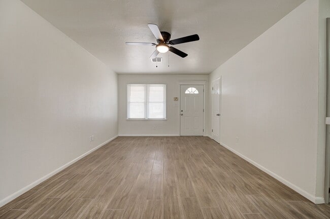 Photo - 4704 SE 18th St House