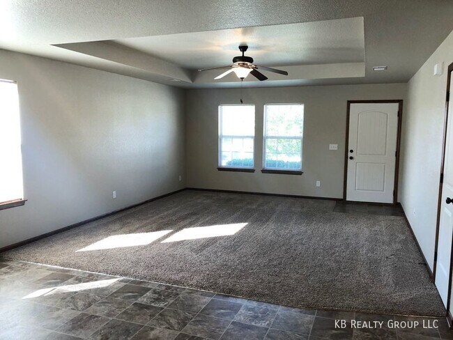 Foto del edificio - 3 Bed Single Level Duplex in Blue Springs;...