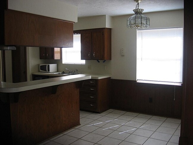 Building Photo - 25407 Tuckahoe Ln