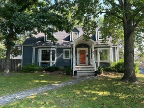 Building Photo - 203 W Cedar Ave