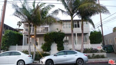 Building Photo - 252 Hampton Dr