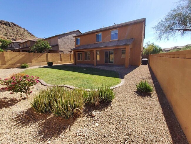 Building Photo - PEORIA 5 BEDROOM