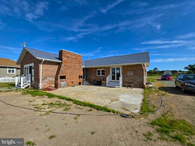 Building Photo - 22931 Steele Dr