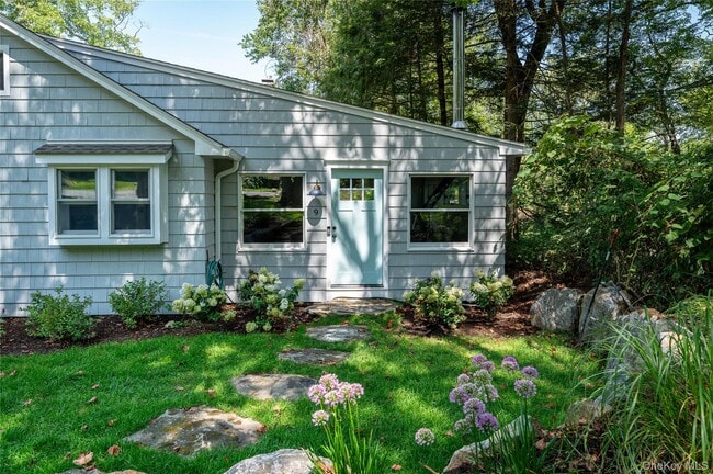 Building Photo - 9 S Shore Dr