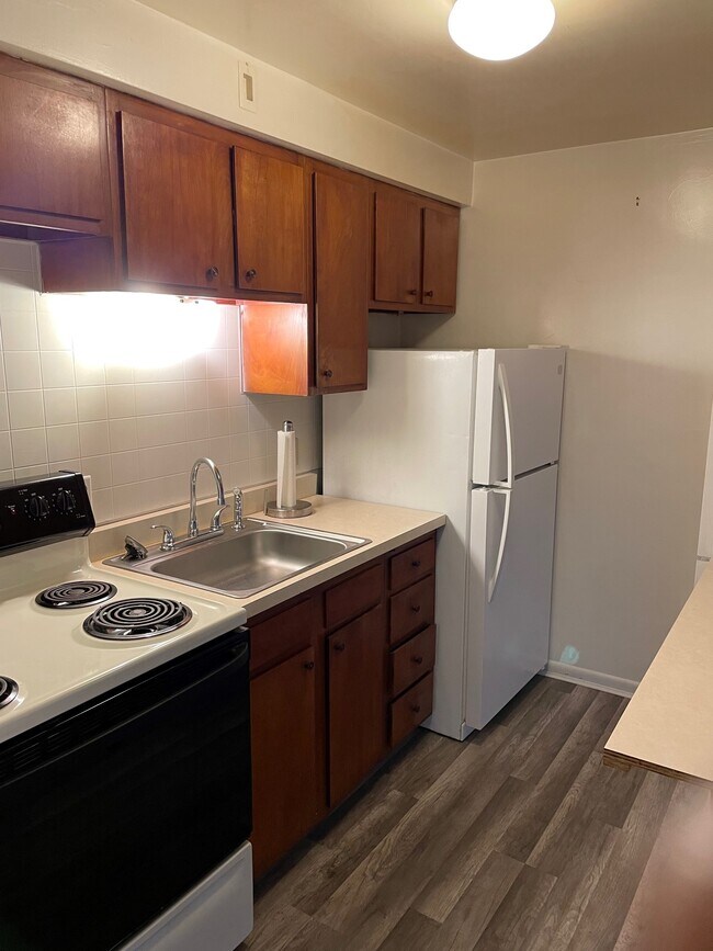 Kitchen - 105 Gilson Ave