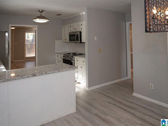Building Photo - 18 Ashford Cir