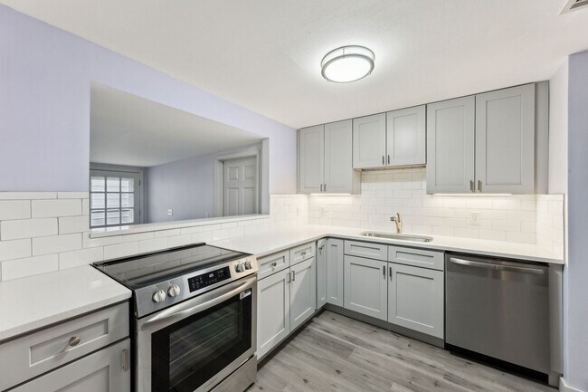 Foto del edificio - Adorable Newly Renovated 3/2 on Amelia Isl...