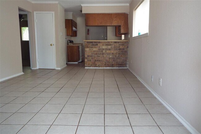 Building Photo - 1047 Lovett St