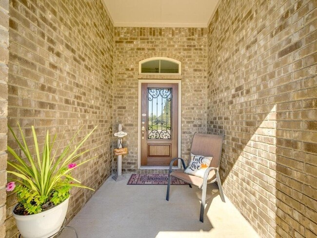 Building Photo - 2125 Sauterne Dr