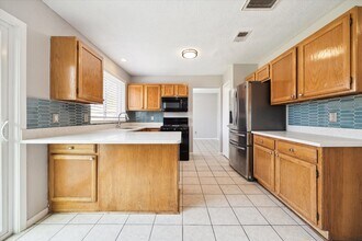 Building Photo - 18102 Brooknoll Dr