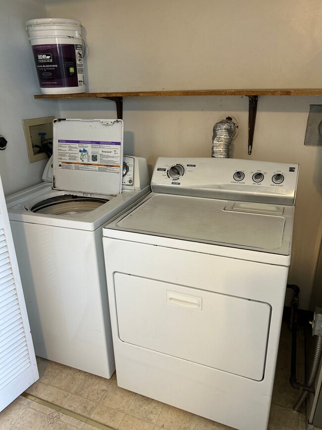 Building Photo - 3 Bedroom Apartment in Cheney