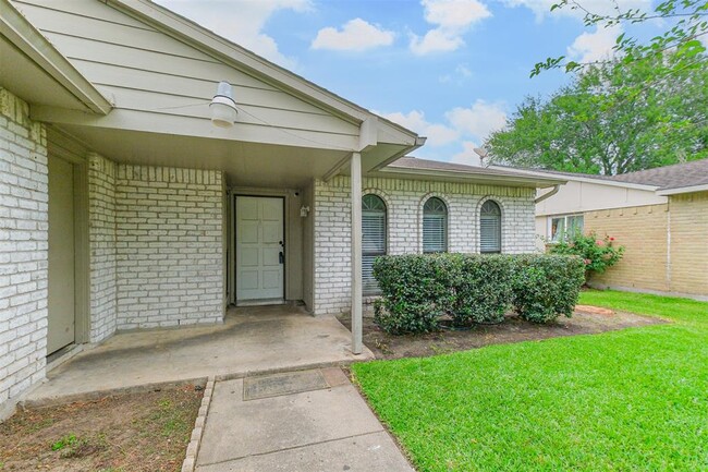 Foto del edificio - 6615 Blue Ridge Dr