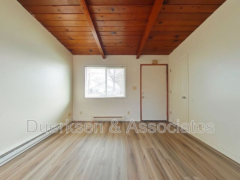 Primary Photo - 2530 SE Sherman St