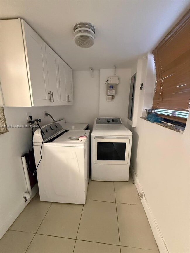 Foto del edificio - 1630 W 74th St