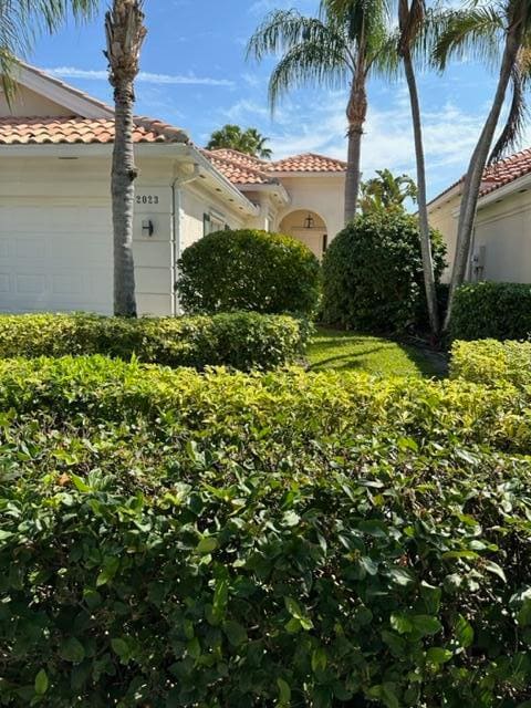 Building Photo - 2023 Valencia Dr