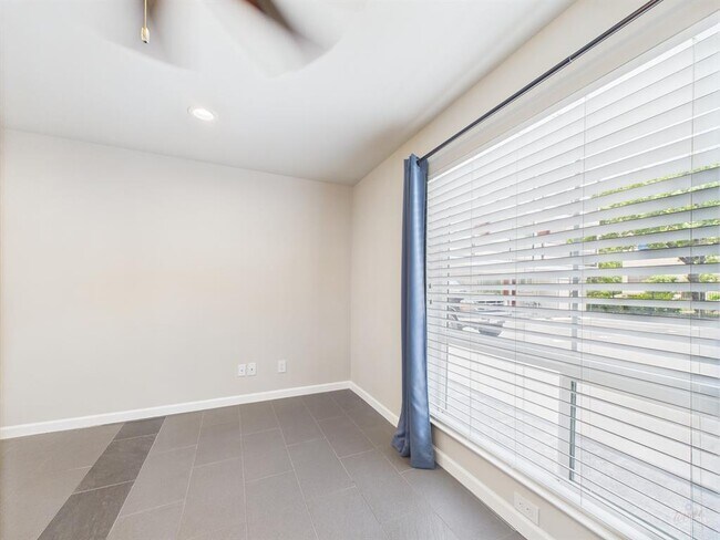 Foto del edificio - 3110 Red River St