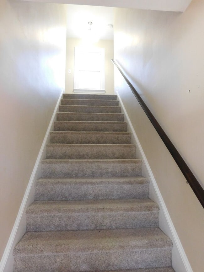 Foto del edificio - 105 Little Rossie Rd