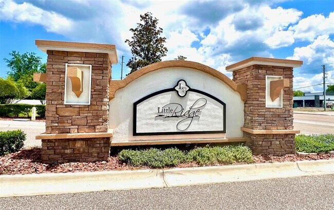 Foto del edificio - 8427 Blue Rock Dr