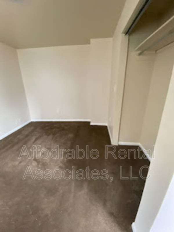 Building Photo - 1425 S 11th St