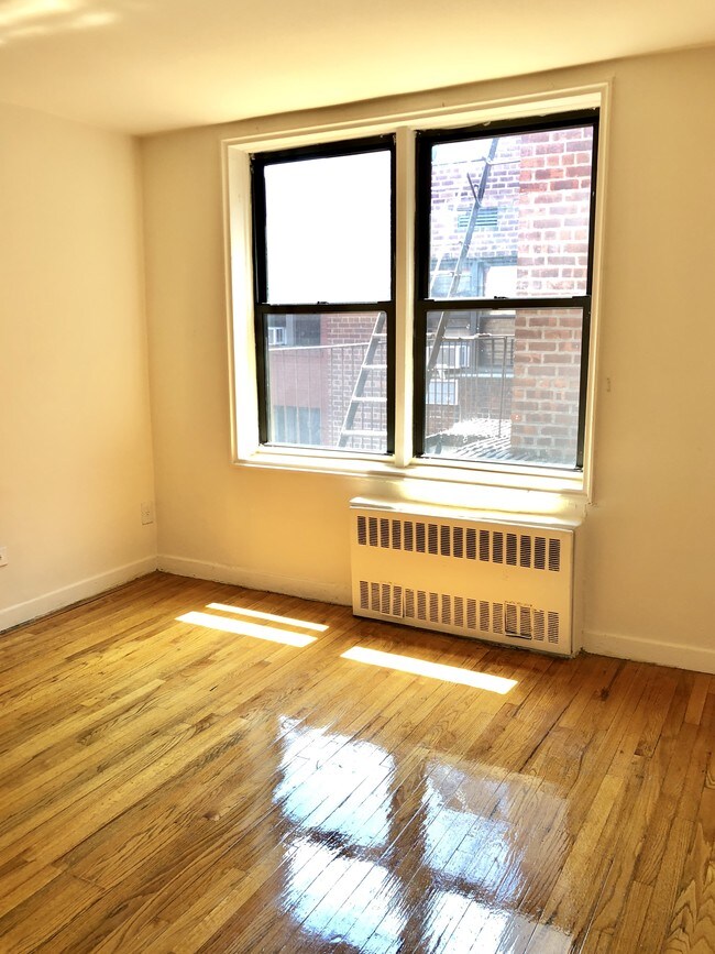 Building Photo - 315 Ovington Ave