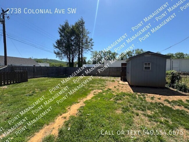 Foto del edificio - 2738 Colonial Ave SW