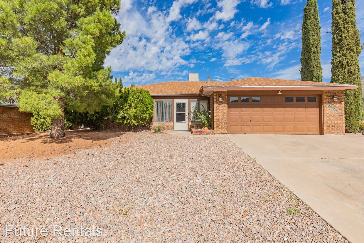 Primary Photo - 3 br, 2 bath House - 3227 Summer Ave