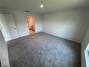 Building Photo - 1609 NE 33rd Terrace