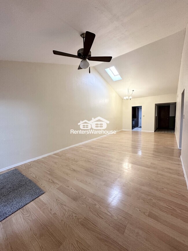 Building Photo - 9279 N 47th Dr