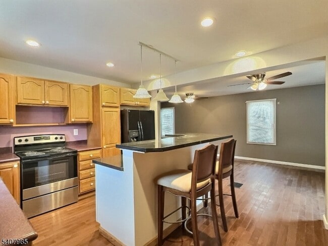 Building Photo - 47 Vail Rd