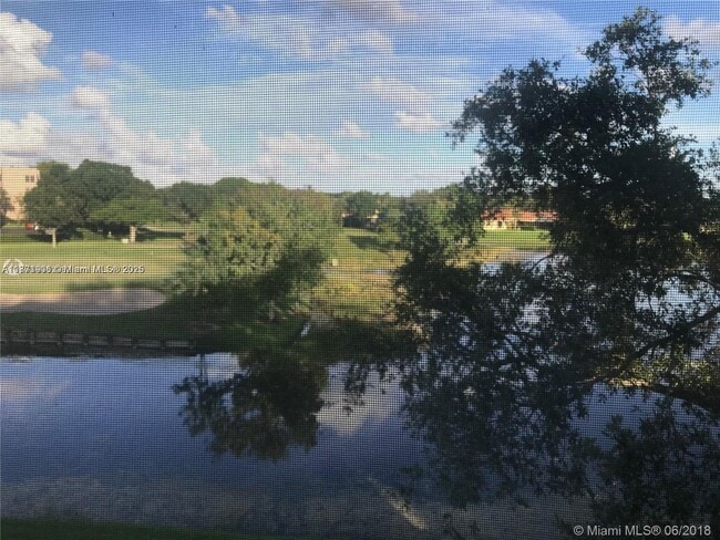 Foto del edificio - 9470 Live Oak Pl