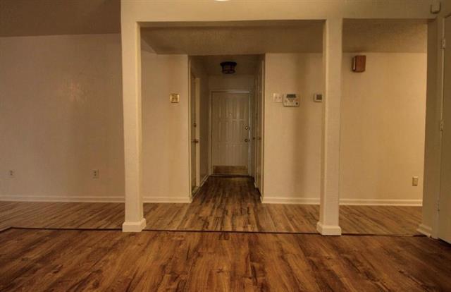 Foto del edificio - 3109 Meadow Wood Ln