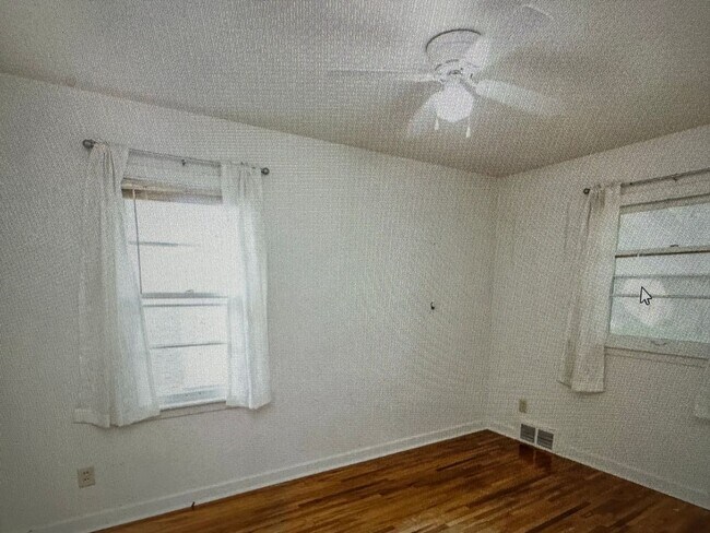 Building Photo - 1521 Patton Ave