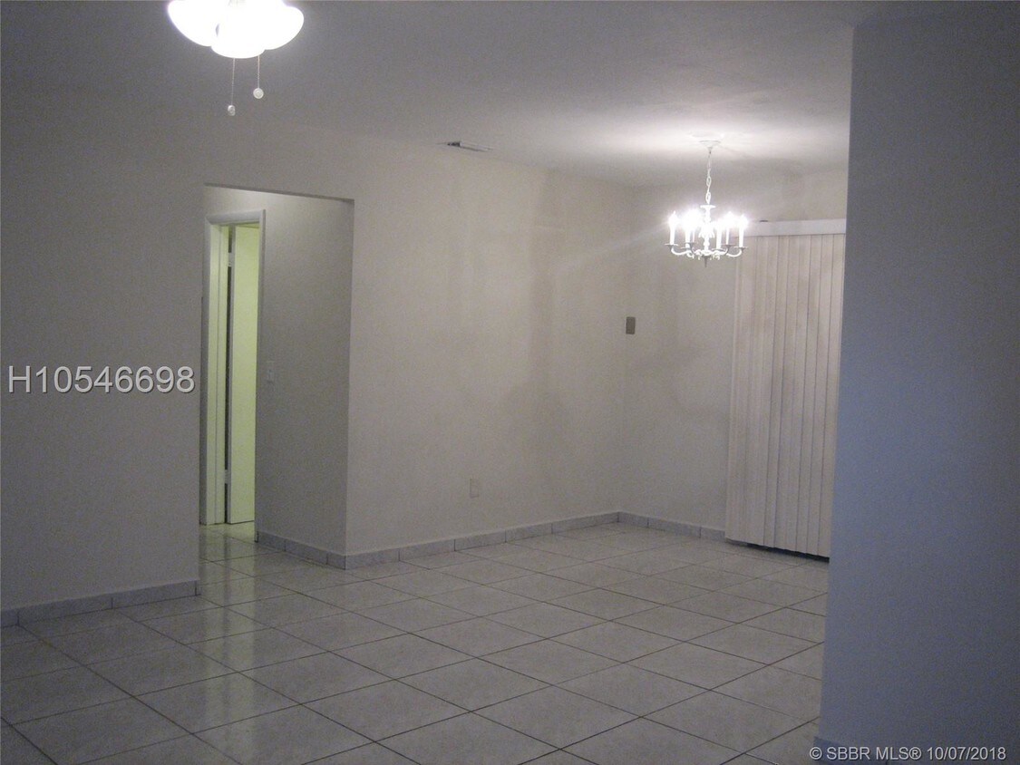 Foto del edificio - 8850 NW 11th St