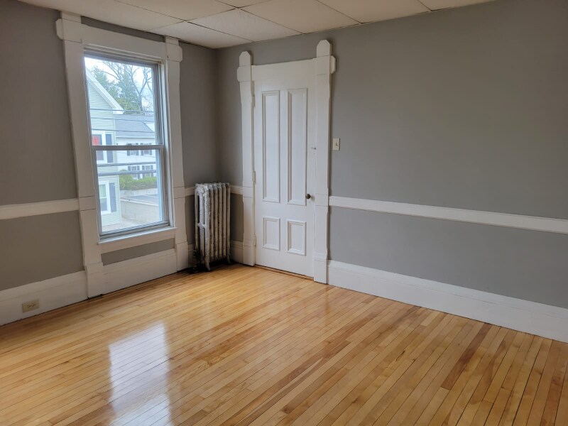 Building Photo - 494 Pine St