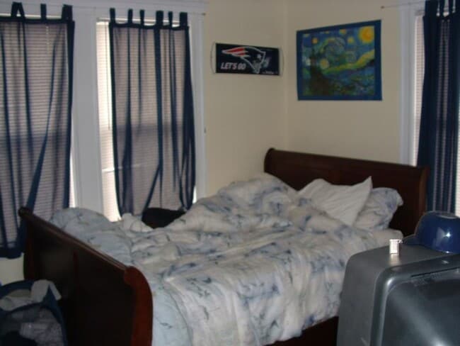 Photo - 4-BED Comm Ave - Brighton SEPT Apartment
