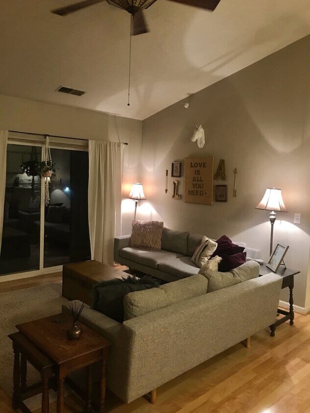 Unidad del 3er piso - 8522 Jasonville Ct SE