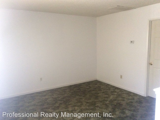 Building Photo - 3840 White Ln